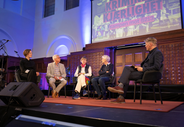 Avkriminaliseringsdagen på Nasjonalbiblioteket. Fra venstre: Likestillingsminister Trettebergstuen, Trond Indahl, Gerd Brantenberg og Vigdis Bunkholdt og Bjørn André Widvey.